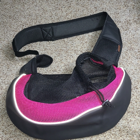 Yudodo Black and Pink Dog Sling Carrier - Picture 1 of 12